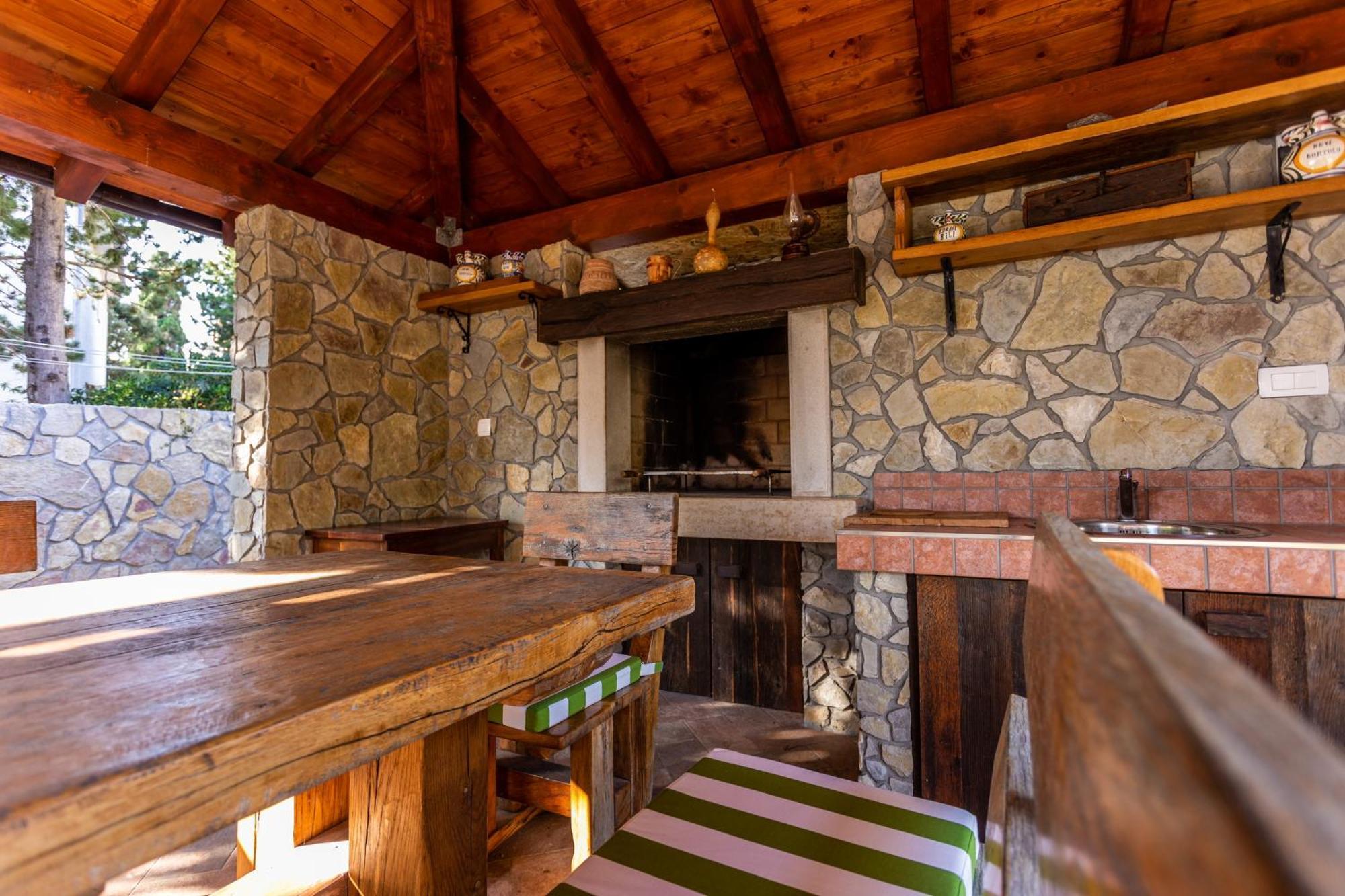 Apartmani Velnic Baska  Exterior photo